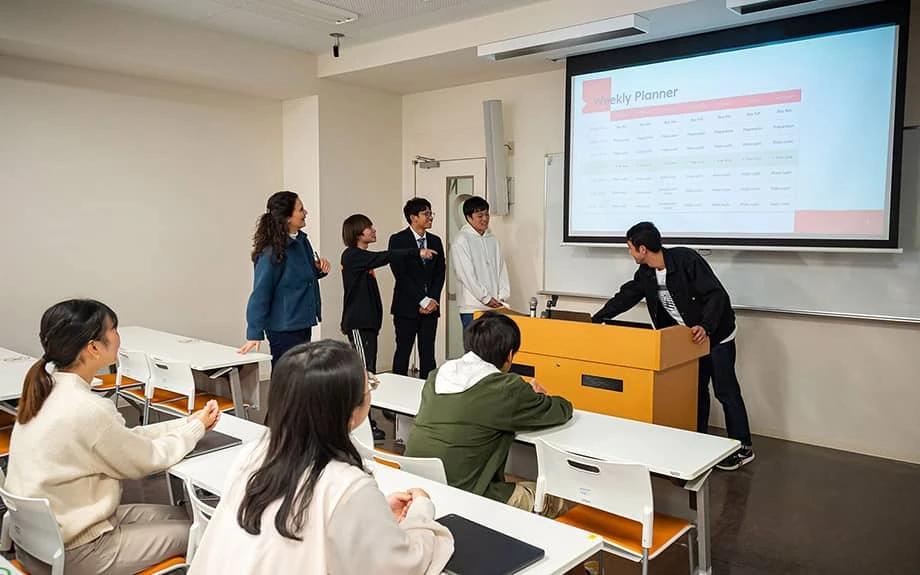 Khoa Kinh tế & Quản trị kinh doanh Đại học KUAS